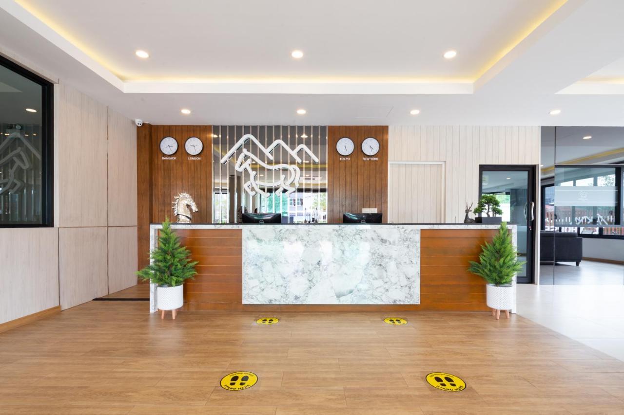 Horsehill Hotel Sriracha Si Racha Dış mekan fotoğraf